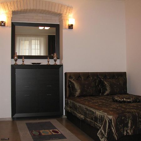 Apartment On Staroievreiska ลวีฟ ภายนอก รูปภาพ