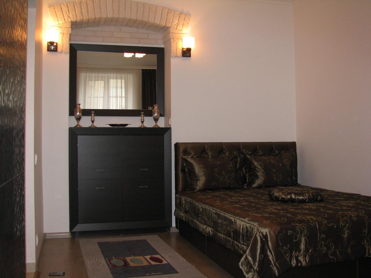 Apartment On Staroievreiska ลวีฟ ภายนอก รูปภาพ