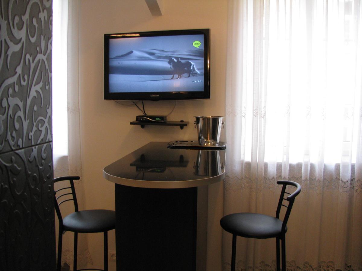 Apartment On Staroievreiska ลวีฟ ภายนอก รูปภาพ