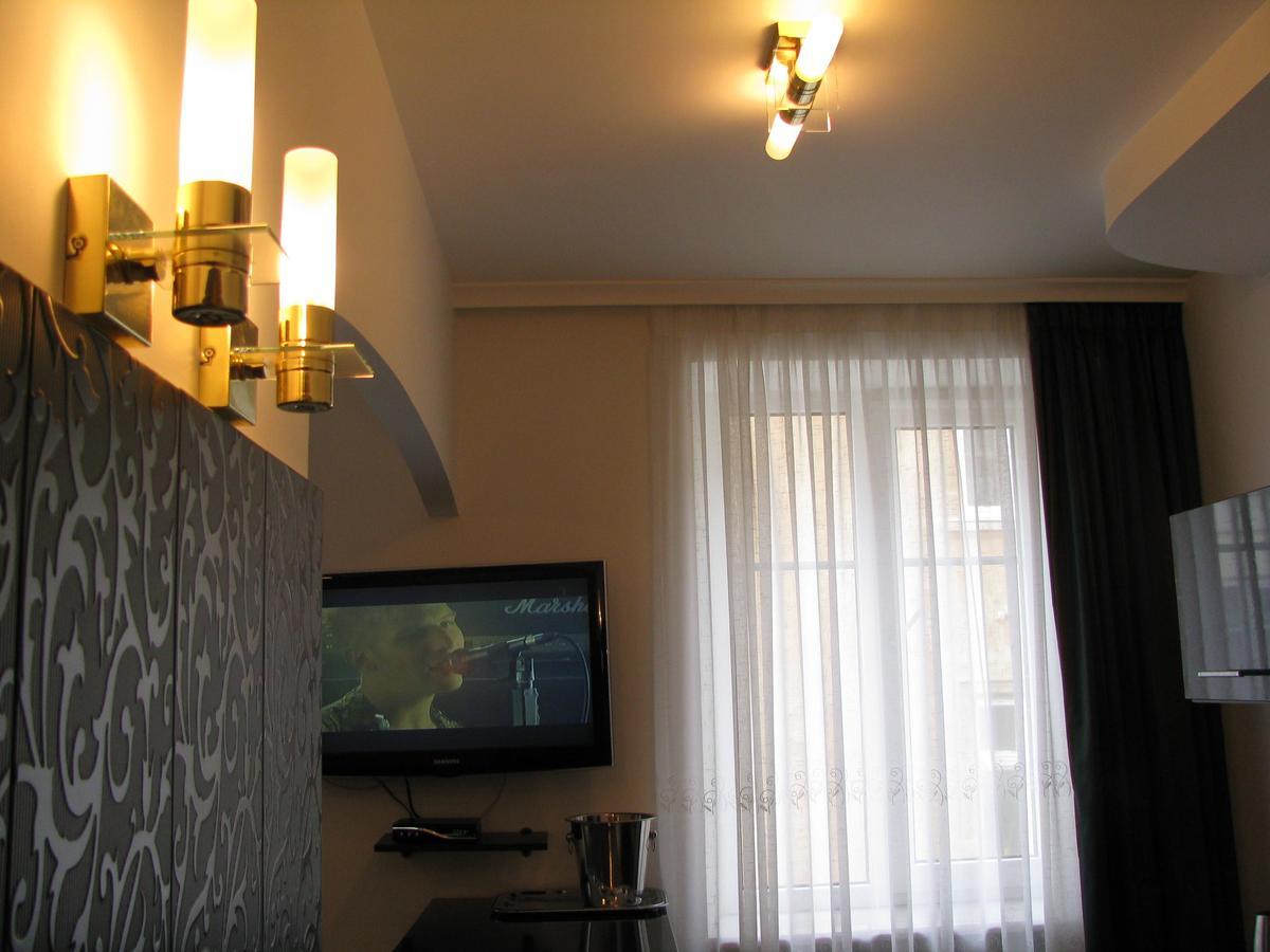 Apartment On Staroievreiska ลวีฟ ภายนอก รูปภาพ
