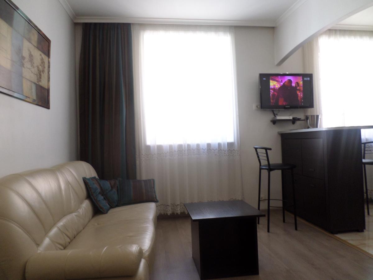 Apartment On Staroievreiska ลวีฟ ภายนอก รูปภาพ