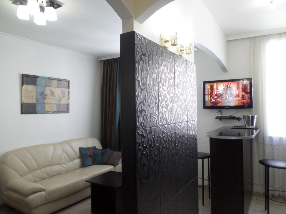 Apartment On Staroievreiska ลวีฟ ภายนอก รูปภาพ