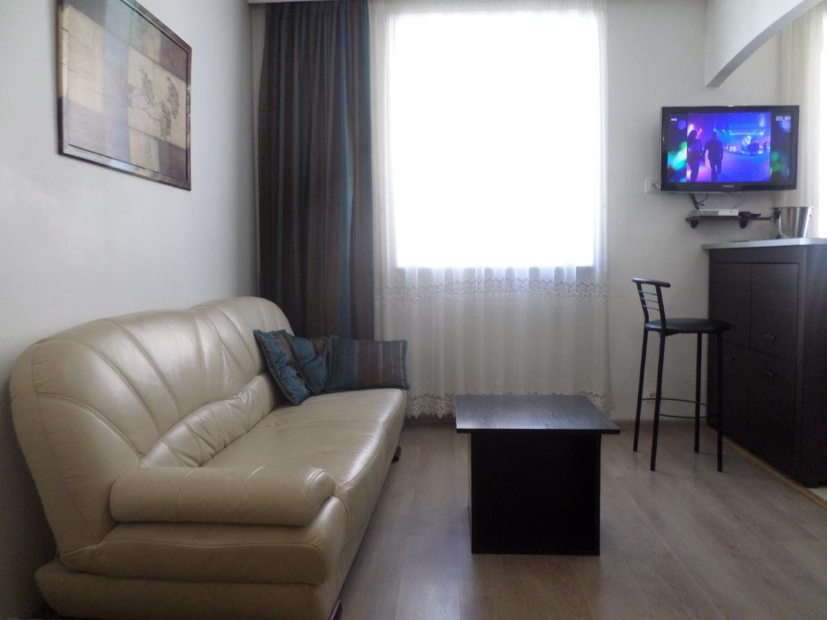 Apartment On Staroievreiska ลวีฟ ภายนอก รูปภาพ