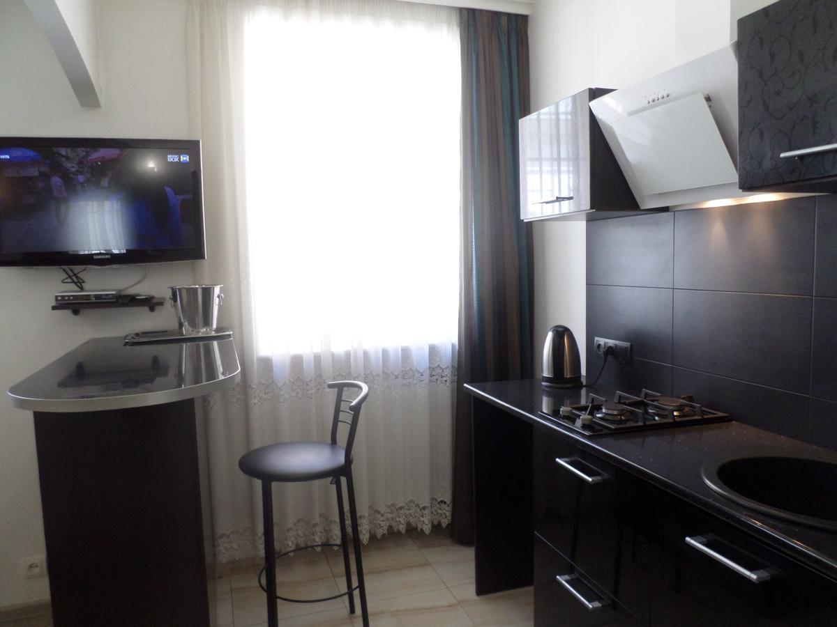 Apartment On Staroievreiska ลวีฟ ภายนอก รูปภาพ